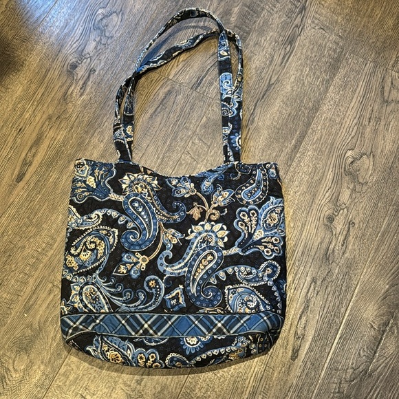 Vera Bradley Windsor Navy Shoulder Bag w/Front Zipper Pocket - Picture 4 of 6